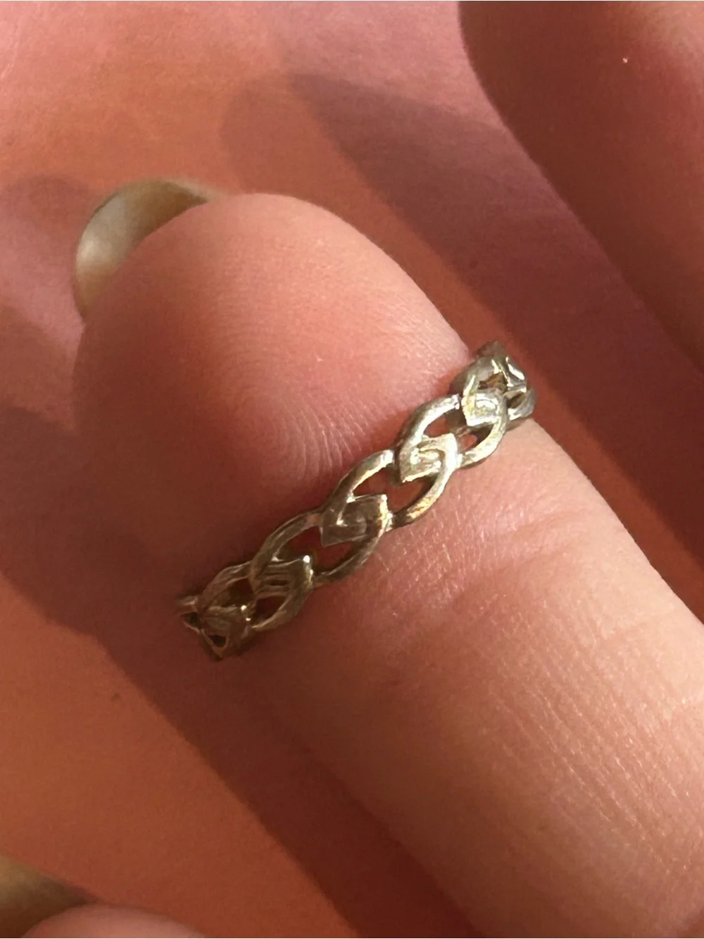 Vintage Sterling Silver Ring Band with Continuous Curb Link Design. Size 6.